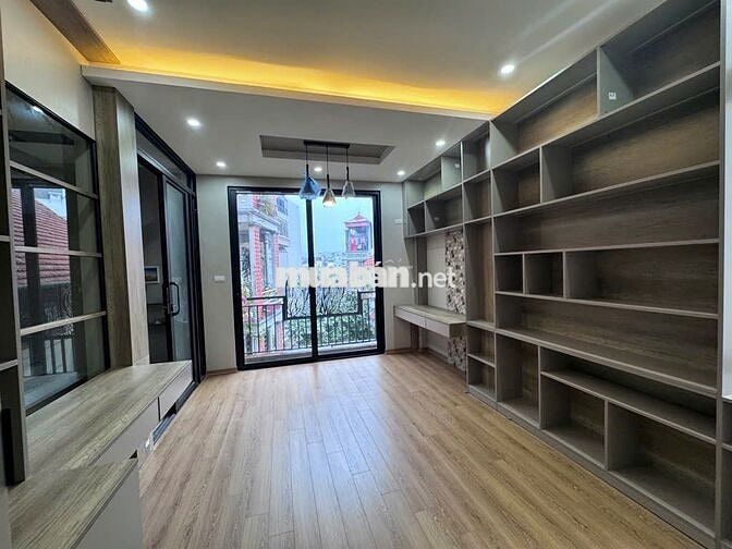 siêu phẩm nhà 5 tầng mới thượng thanh . ngõ ô tô . giá chỉ nhỉnh 9 tỷ