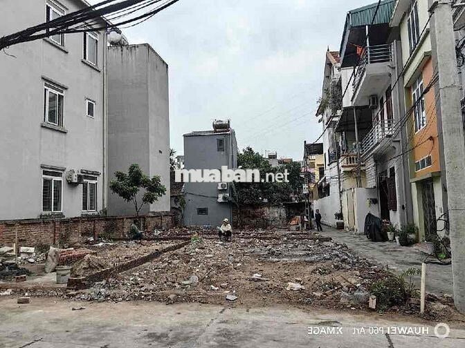 gd cần bán mảnh đất vuông vắn pháp lý chuẩn sổ chao tay măt tiền rộng