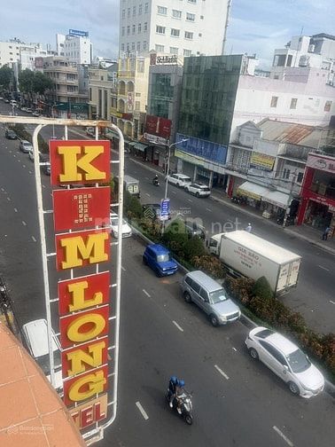 Cho thuê khách sạn trung tâm Ninh Kiều, vị trí đẹp kinh doanh ngay