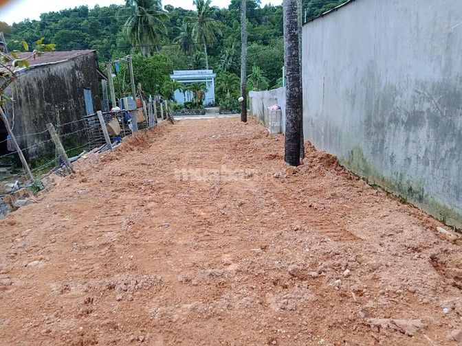 HIẾM CÓ KHÓ TÌM - CẮT LỖ BÁN GẤP LÔ ĐẤT VÀNG 561M2 NGAY CÁP TREO HÒN T