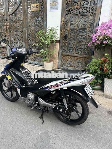 Suzuki Axelo 2014 Xanh Trắng Đen