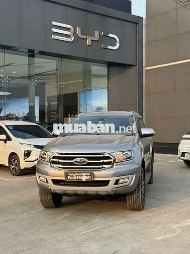 Ford Everest Titanium 2019 bạc- 42.000 km