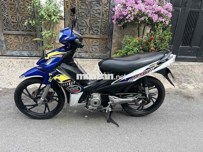 Suzuki Axelo 2014 Xanh Trắng Đen