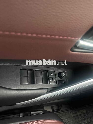 Toyota Corolla Cross 1.8V 2023 / Chuẩn 18.000km