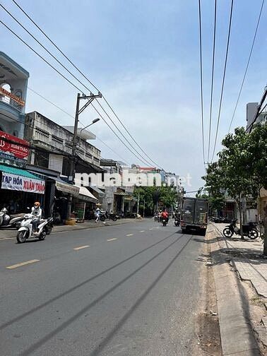 NHÀ MẶT TIỀN ĐƯỜNG THẠCH LAM 4X20M CẤP 4 TRỐNG VỊ TRÍ NGAY TRƯỜNG HỌC