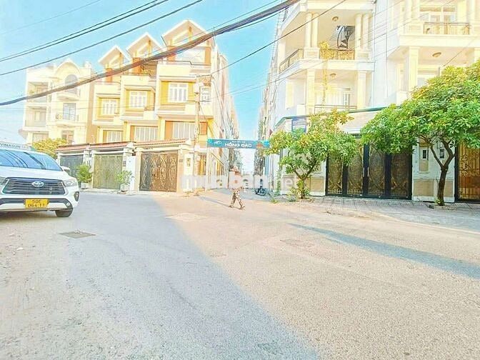 NHÀ 3 TẦNG  QL13 5Phòng Riêng – Full Công Năng – Ngay Vạn Phúc City