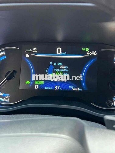 Toyota Innova Cross Hybrid 9400km