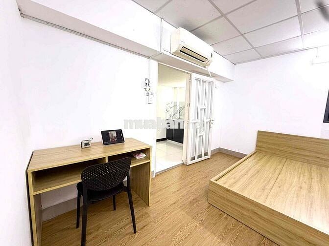PHÒNG TRÀN NGẬP ÁNH NẮNG TỰ NHIÊN FULL NỘI THẤT NẰM GẦN QUẬN 1