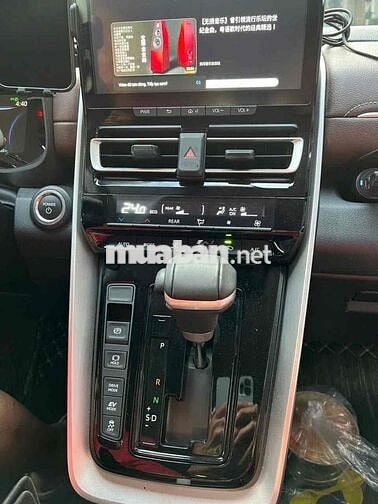 Toyota Innova Cross Hybrid 9400km