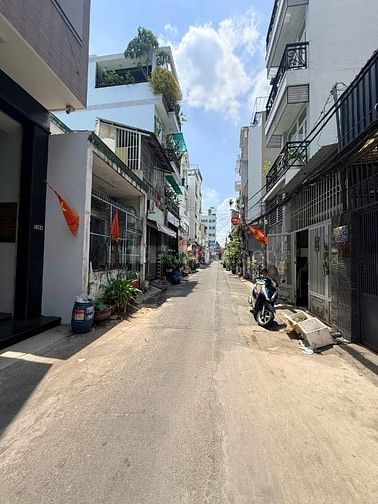 Nhà ngang 6m Có Hầm Lê Văn Quới, Bình Tân