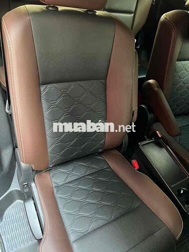 Toyota Innova Cross Hybrid 9400km