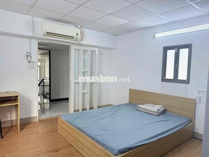 PHÒNG TRÀN NGẬP ÁNH NẮNG TỰ NHIÊN FULL NỘI THẤT NẰM GẦN QUẬN 1