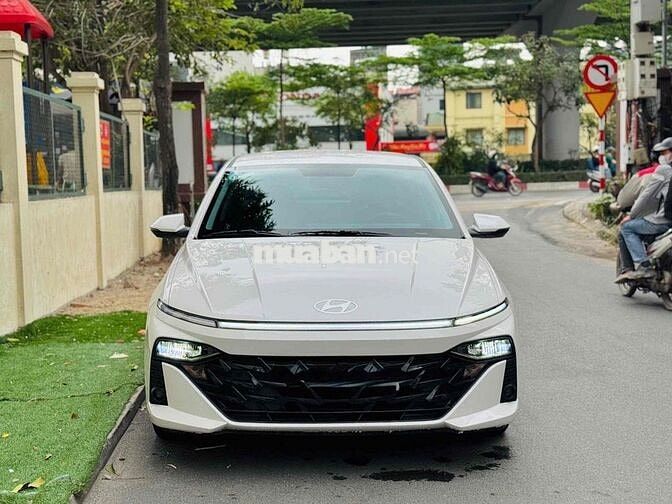 Hyundai Accent Trắng 5 chỗ Số tự động