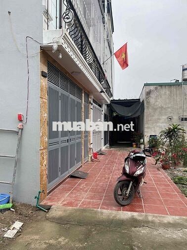 Đất 55m2 tại Đông Thiên Vĩnh Hưng đã có điện nước đầy đủ.