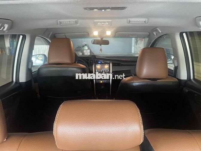 Toyota Innova 2017 2.0E Bạc