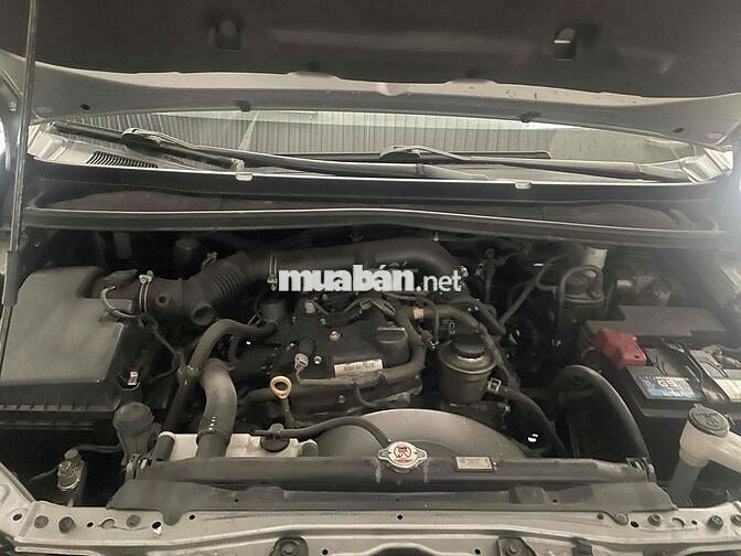 Toyota Innova 2017 2.0E Bạc
