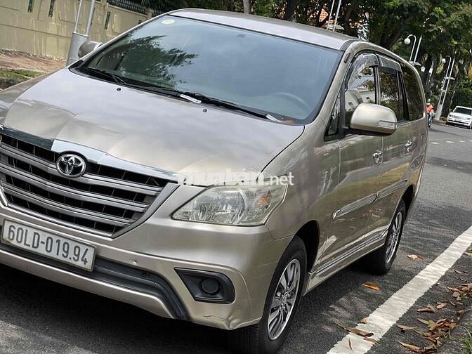 Toyota Innova 2016 Vàng cát