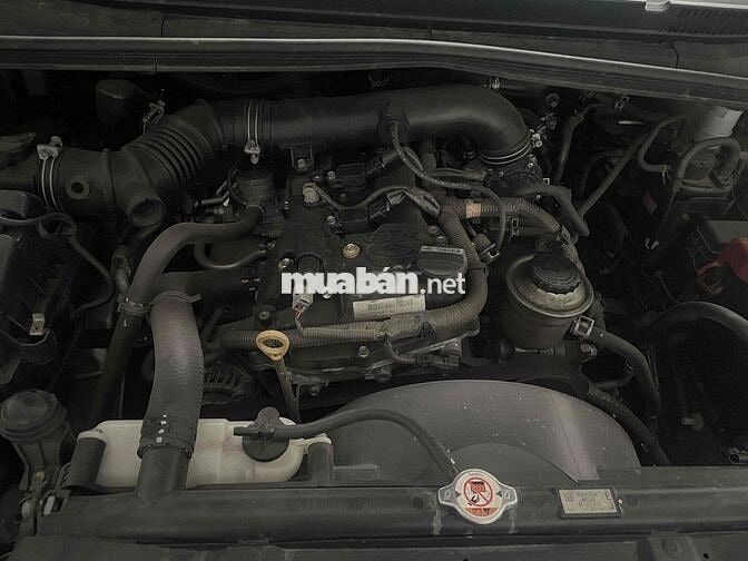 Toyota Innova 2017 2.0E Bạc