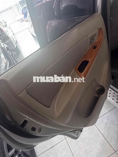 Toyota Innova G 2011 Bạc