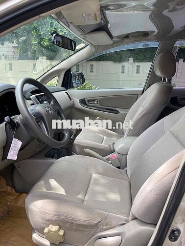Toyota Innova 2016 Vàng cát