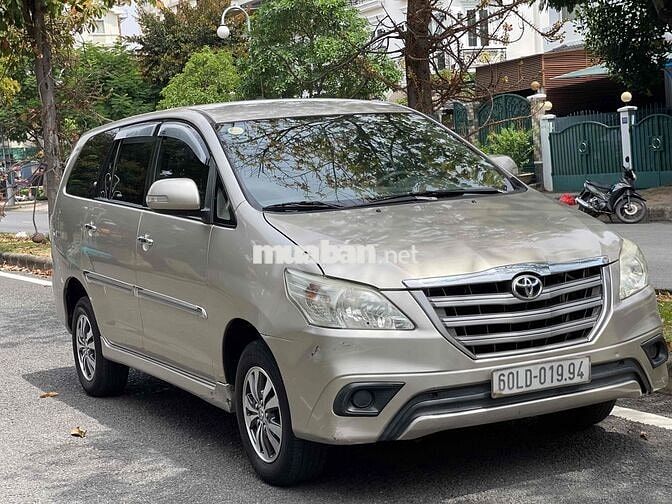 Toyota Innova 2016 Vàng cát