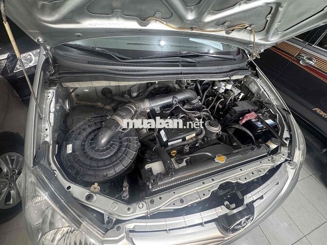 Toyota Innova G 2011 Bạc