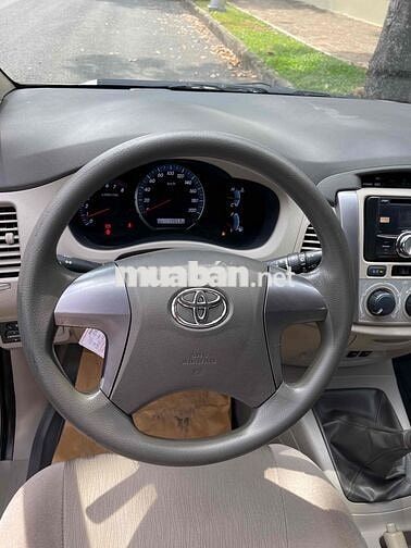 Toyota Innova 2016 Vàng cát