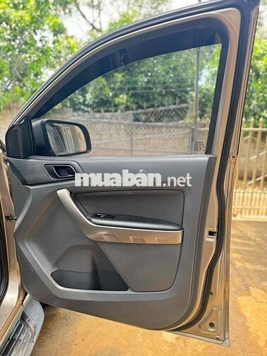 Ford Ranger XLS 1 cầu Vàng cát