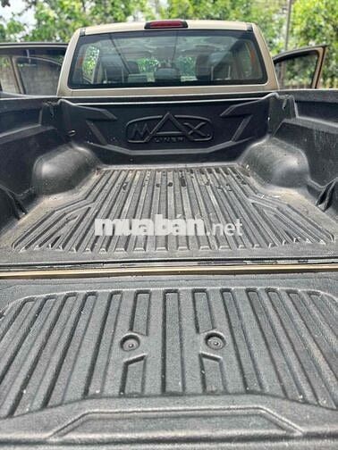 Ford Ranger XLS 1 cầu Vàng cát