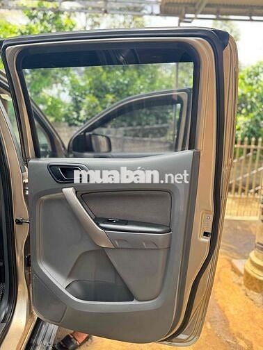 Ford Ranger XLS 1 cầu Vàng cát