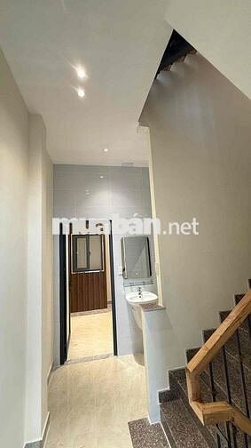 Cho thuê nhà nguyên căn Lê Văn Thọ P11