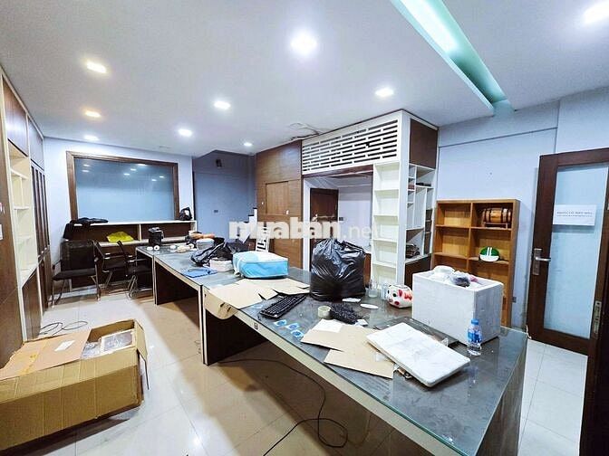 Bán nhà Xuân Thủy, Cầu Giấy, Gần mặt phố, Kinh doanh, 60m2, 18 tỷ