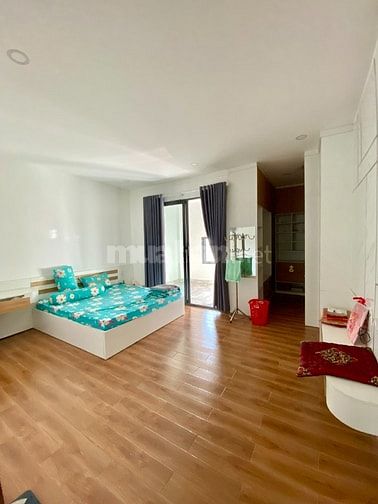 GẤP. Cần tiền cho con đi du học nước ngoài. Bán gấp 3 căn liền kề. 2,4