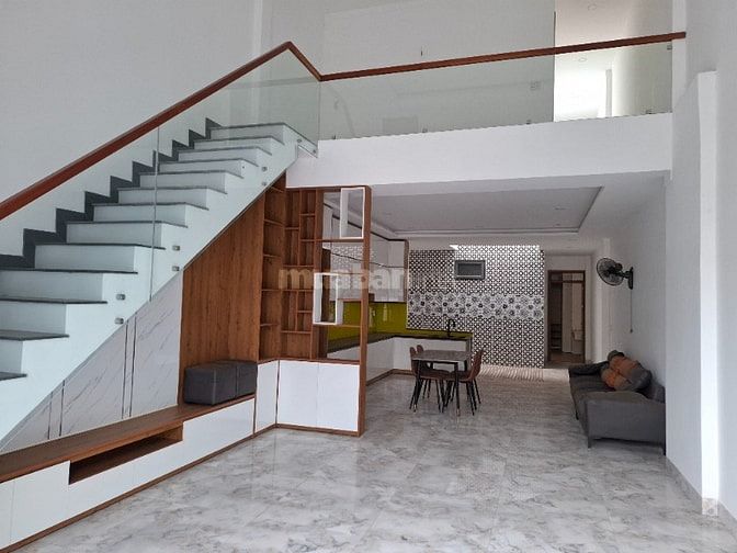 GẤP. Cần tiền cho con đi du học nước ngoài. Bán gấp 3 căn liền kề. 2,4