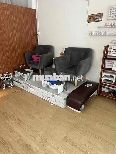 sang tiệm nails gội dưỡng sinh mặt bằng góc 2 mặt tiền