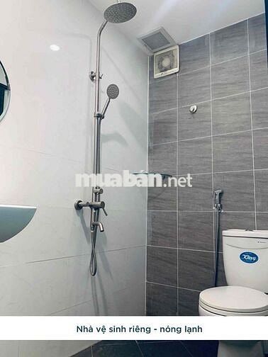 Phòngw đẹp có toilet riêng gần Bitexco giá rẻ 3,5 tr
