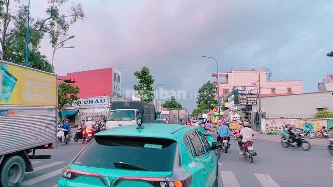 Bán đất 2.000m mặt tiền Lê Thị Hà Hóc Môn TP. HCM, có 500 thổ cư.