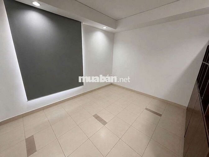 Botanic Tower 110m2,3pn ntcb giá 8ty sổ hồng sẵn