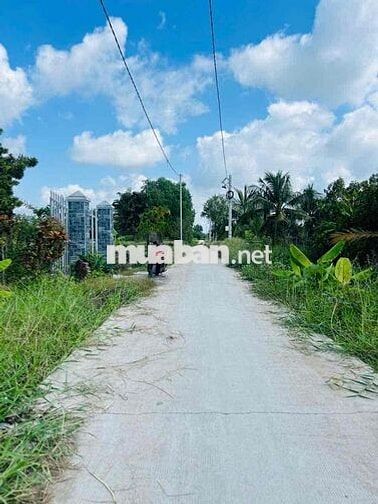 đất thổ 150m2 gần kcn gần qlo 1a cách sài gòn 25km giá 680tr ô tô