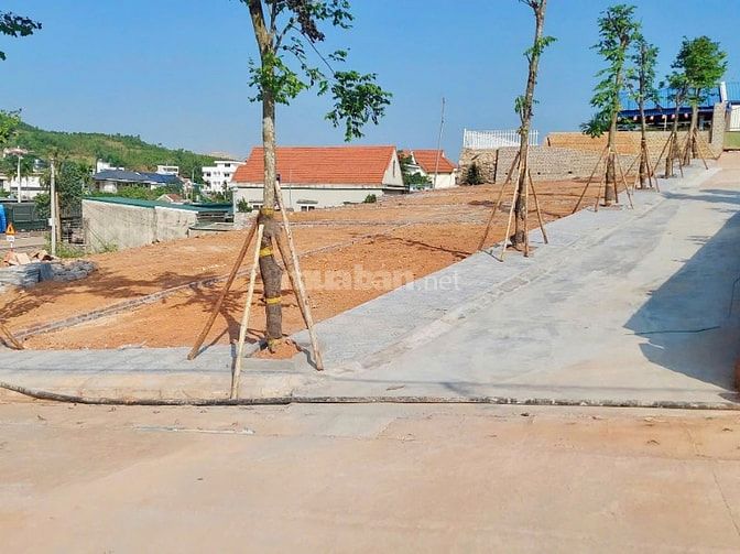 Đất mặt tiền quốc lộ 18, sát Vin Hạ Long Xanh, gần chợ,bệnh viện