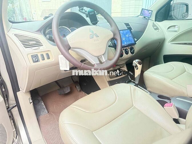 Mitsubishi Zinger 2010 Vàng cát