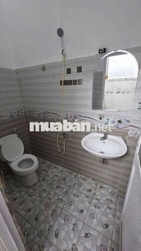 Chín Chủ Cho Thuê 4x10  1Lầu 2pn 1wc 