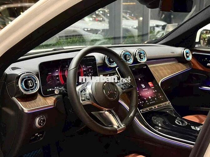 Mercedes Benz C Class 2025 C200 Avantgarde Plus V4