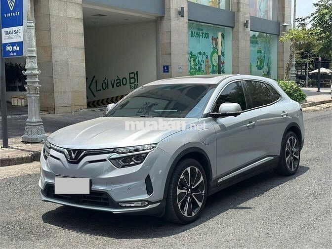 VF8 LUX PLUS 24 - MUA PIN CATL - 12.000KM