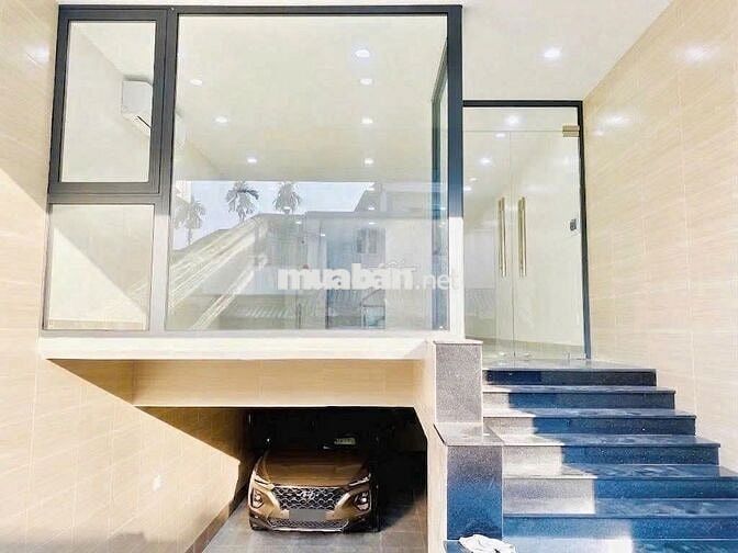 SIÊU PHẨM ỐP KÍNH 132C Hoàng Việt, DTSD 500m2, Thang Máy, PCCC Đầy Đủ.