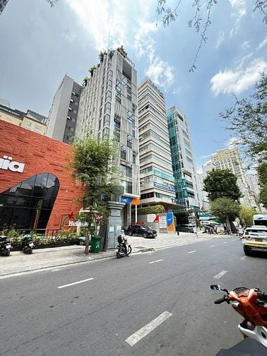 Cho thuê nhà mặt tiền 74-76 đường Nam Kỳ Khởi Nghĩa,Q.1, 500 triệu/th