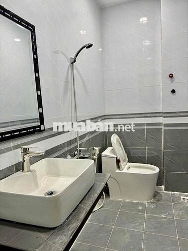 🏠 Nhà cho thuê khu C phạm Hùng  📡Vị trí: Hẻm xe 🚘🚘hơi ,Phạm Hùng | Giá