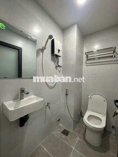 Phòng full nội thất gần quận 1