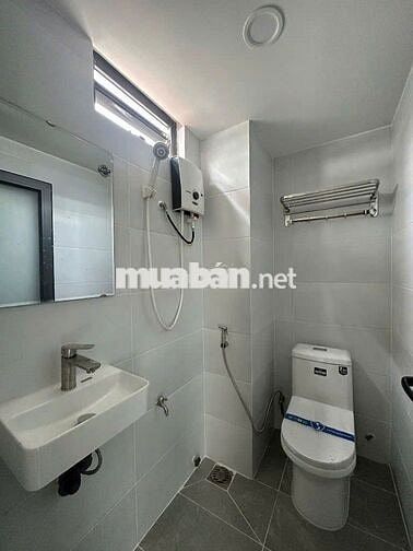 Phòng full nội thất gần quận 1