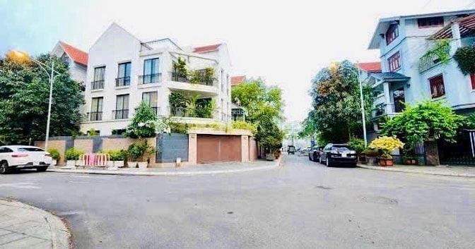 BÁN ĐẤT 282.7 M2  MẶT TIỀN 13M KHU ĐÔ THỊ VƯỜN ĐÀO – LẠC LONG QUÂN – T